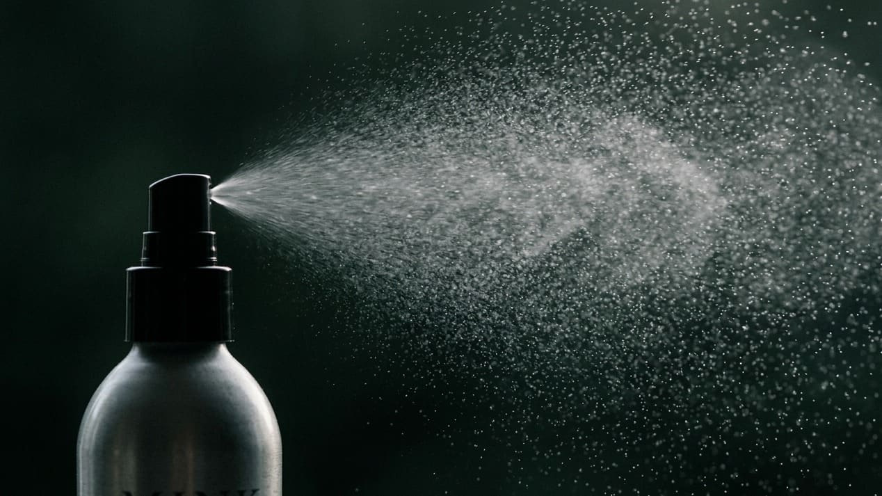 Fine mist releasing from the Sea Salt Spray nozzle